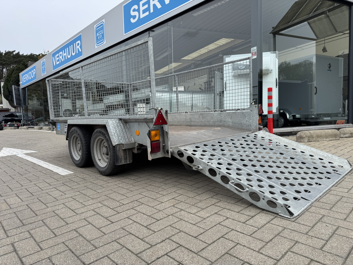 3m05 x 1m62 GH1054 Ifor Williams met loofrekken