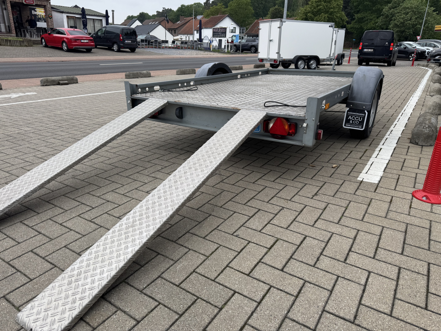 Kleine geremde moto-autotrailer 3m x 1m70 Humbaur
