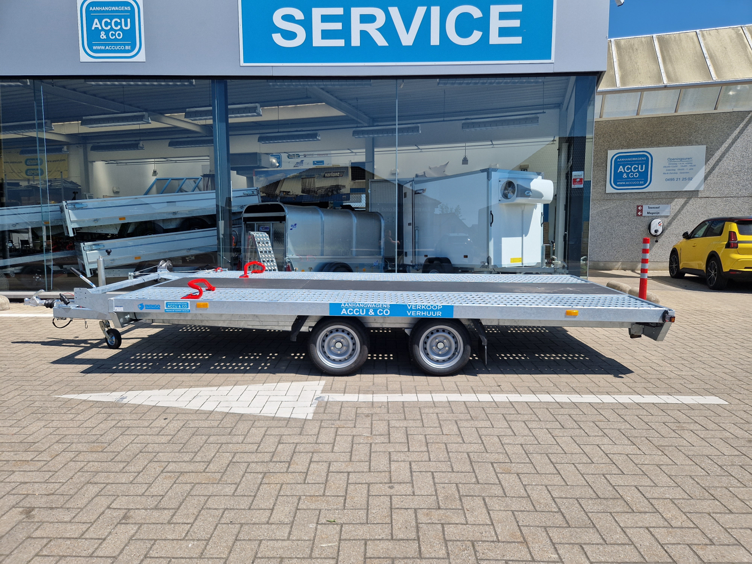 Foto 1 van 8 - 4m55 x 2m10 / 3000kg / Kantelbare autotrailer met handlier