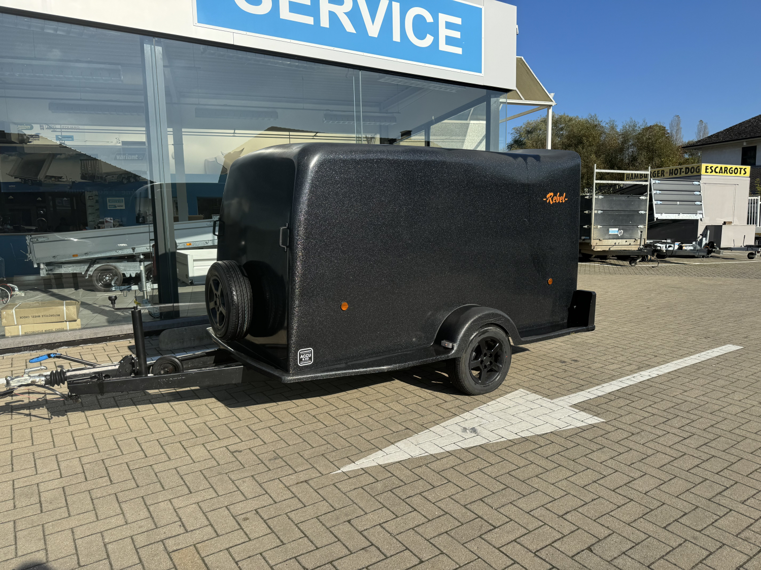 2m95 x 1m52 x 1m52 / Gesloten aanhangwagen Debon - Dalery - Rebel1