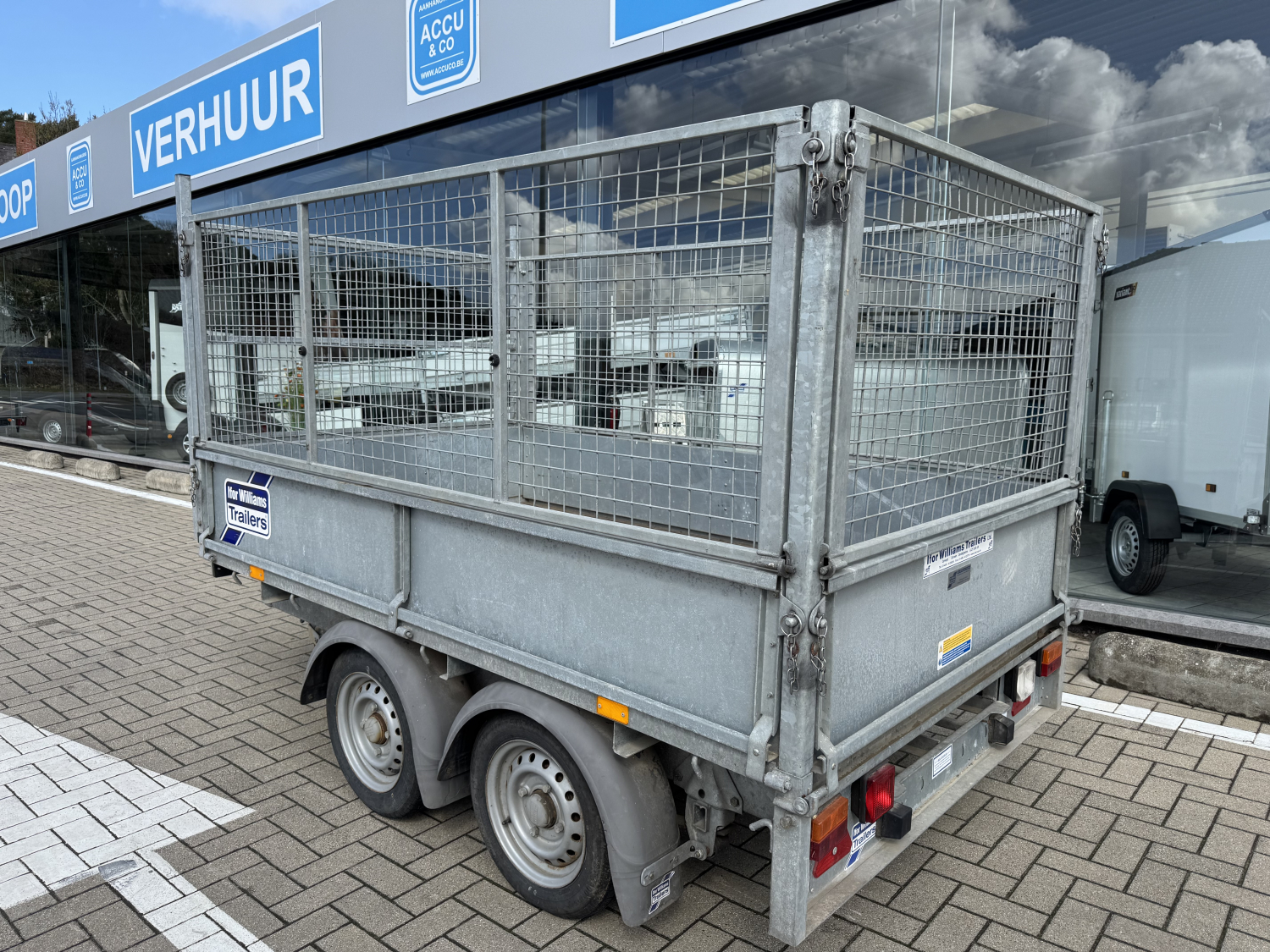 2m50 x 1m50 / Plateau LT85 aanhangwagen 2000 kg met loofrekken