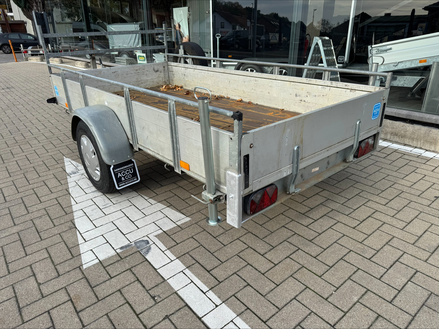 3m x 1m50 enkelas alu bakaanhangwagen Saris 1300KG OF 750KG