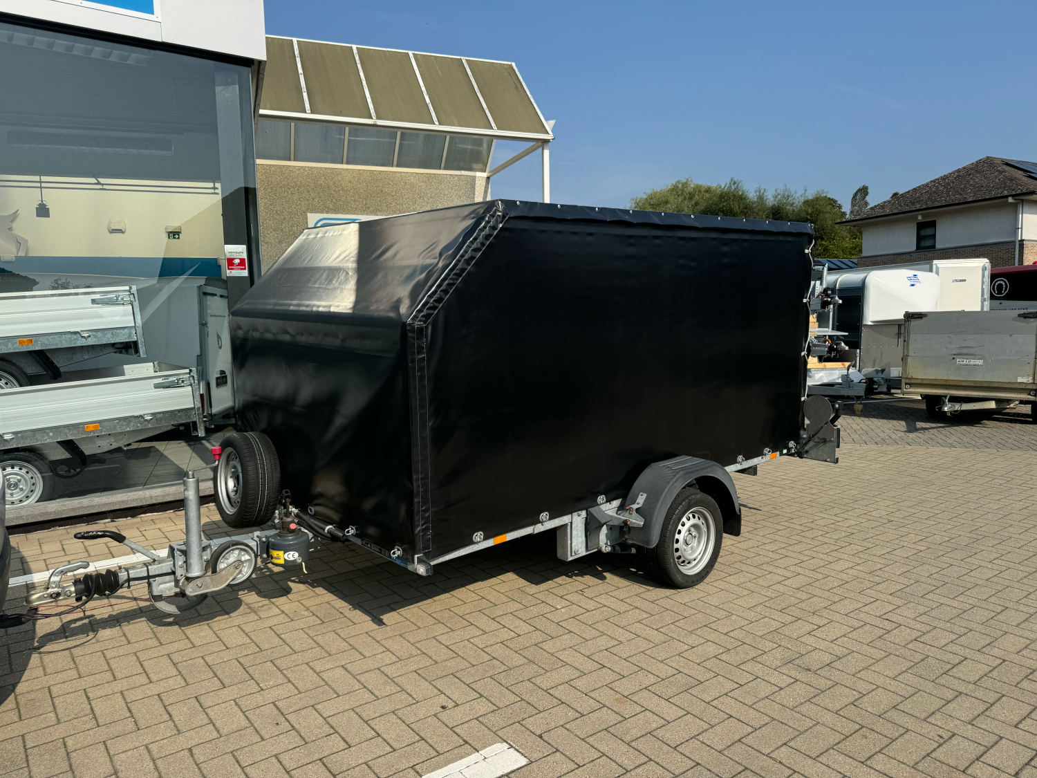 Hydraulisch zakbare multitransporter in zeer goede staat | 3m15 x 1m80 x 1m50