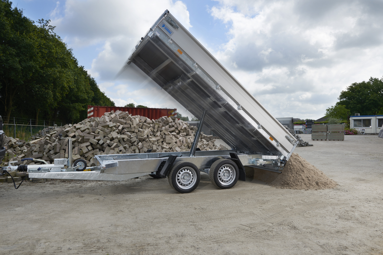Foto 1 van 2 - 3m75 x 1m80 x 30 cm / 3500 kg / Kipper